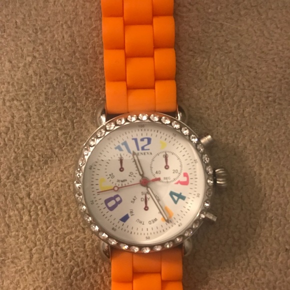 Watch - Picture 2 of 4